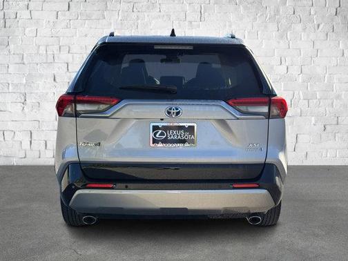 2024 Toyota RAV4 Hybrid SE