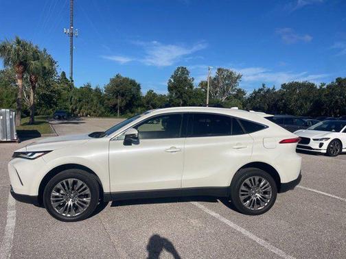 2022 Toyota Venza XLE
