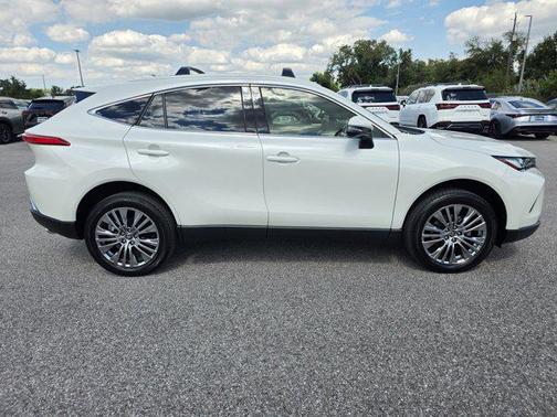 2022 Toyota Venza XLE