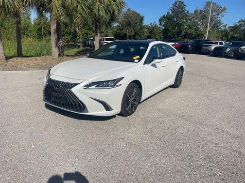 2022 Lexus ES 350 Base