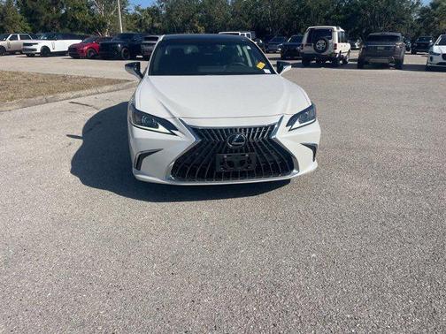 2022 Lexus ES 350 Base