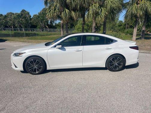 2022 Lexus ES 350 Base