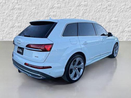 2021 Audi Q7 55 Prestige