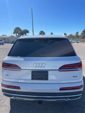 2021 Audi Q7 55 Prestige