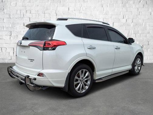 2017 Toyota RAV4 SE