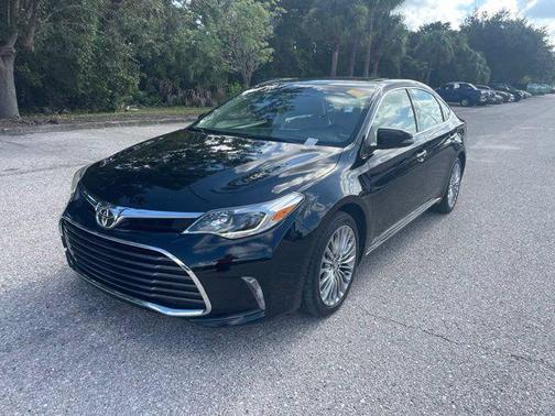 Midnight Black Metallic 2016 Toyota Avalon Limited