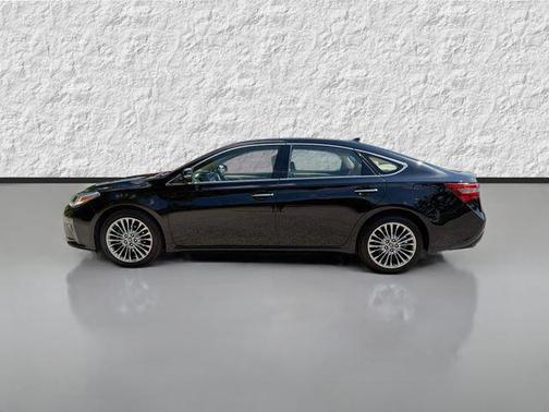 Midnight Black Metallic 2016 Toyota Avalon Limited