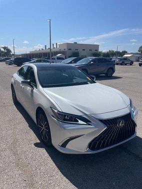 White Pearl 2023 Lexus ES 350 Base