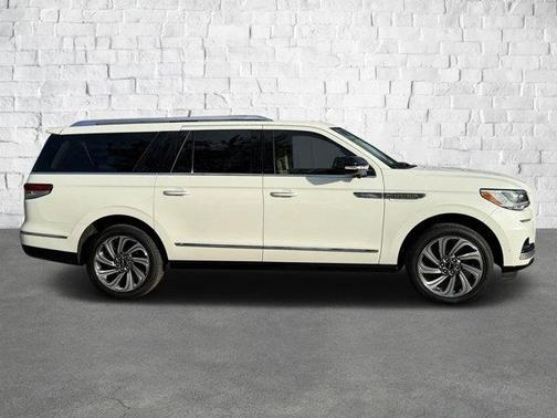 2024 Lincoln Navigator Reserve
