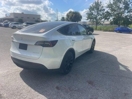 2023 Tesla Model Y Long Range Dual Motor All-Wheel Drive