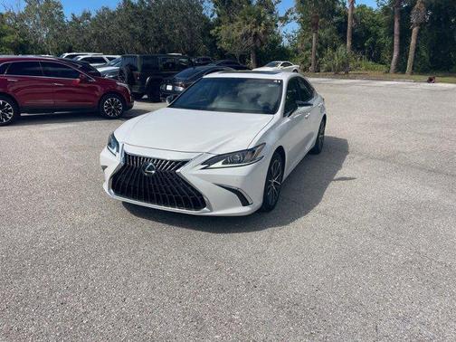 2025 Lexus ES 350 Base
