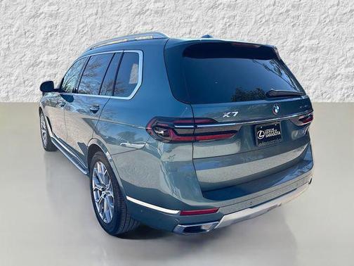2025 BMW X7 xDrive40i