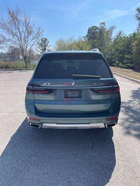 2025 BMW X7 xDrive40i