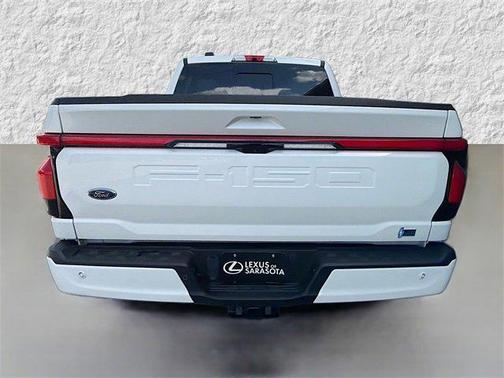 2022 Ford F-150 Lightning Platinum