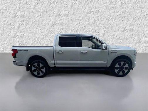 2022 Ford F-150 Lightning Platinum