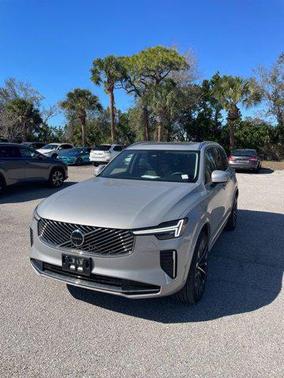 2025 Volvo XC90 B5 Plus 7-Seater