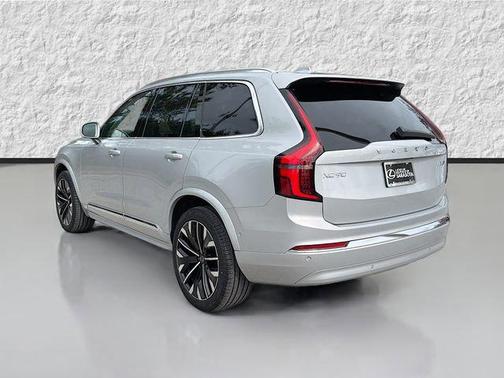 2025 Volvo XC90 B5 Plus 7-Seater
