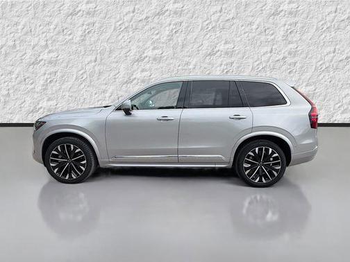 2025 Volvo XC90 B5 Plus 7-Seater