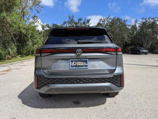 2025 Volkswagen Tiguan 2.0T SE R-Line Black 4MOTION