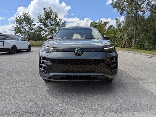 2025 Volkswagen Tiguan 2.0T SE R-Line Black 4MOTION