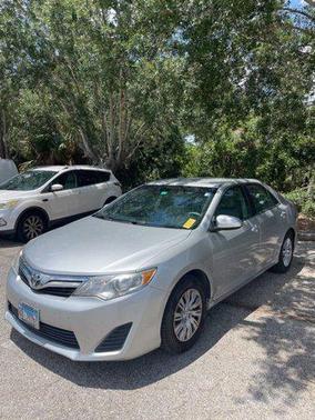 Classic Silver Metallic 2014 Toyota Camry LE