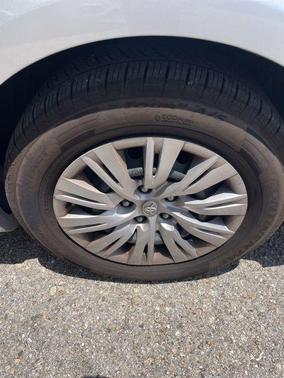 Classic Silver Metallic 2014 Toyota Camry LE