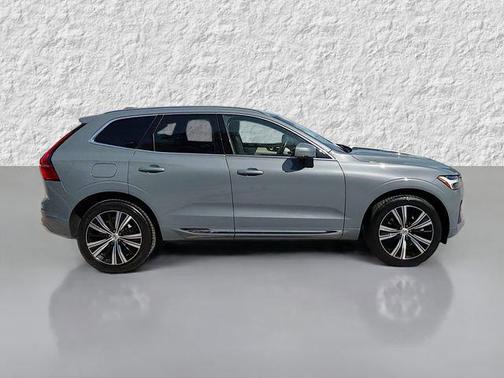 2022 Volvo XC60 B6 Inscription