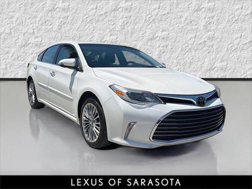 Blizzard Pearl 2017 Toyota Avalon Limited