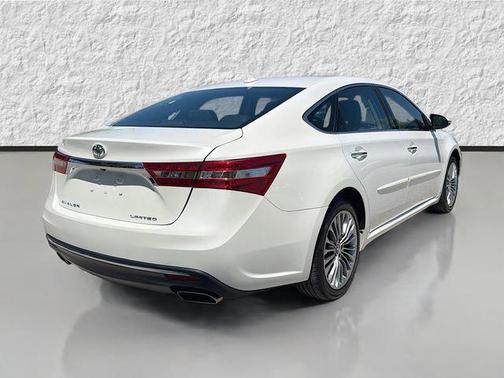 Blizzard Pearl 2017 Toyota Avalon Limited