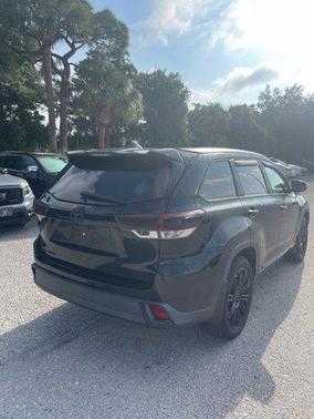 Midnight Black Metallic 2019 Toyota Highlander Limited Platinum