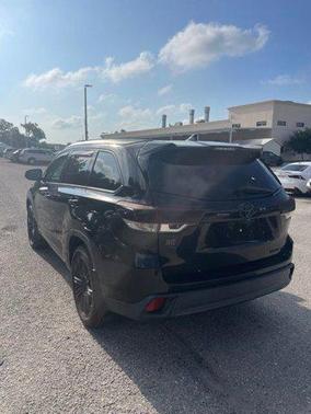 Midnight Black Metallic 2019 Toyota Highlander Limited Platinum