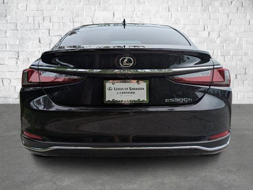 2024 Lexus ES 300h Luxury