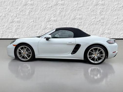 Carrara White Metallic 2017 Porsche 718 Boxster Base