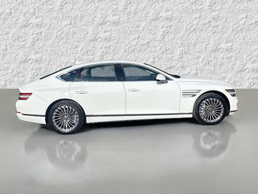 2024 Genesis Electrified G80 Advanced