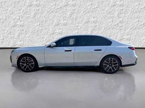 Mineral White Metallic 2024 BMW 760 xDrive
