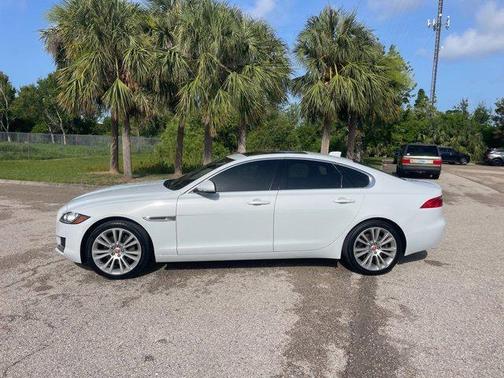 2020 Jaguar XF 25t Premium RWD Automatic