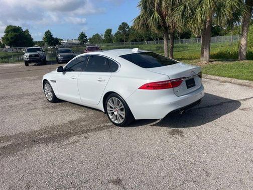 2020 Jaguar XF 25t Premium RWD Automatic