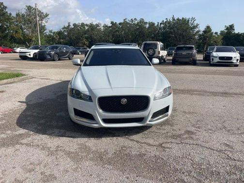2020 Jaguar XF 25t Premium RWD Automatic
