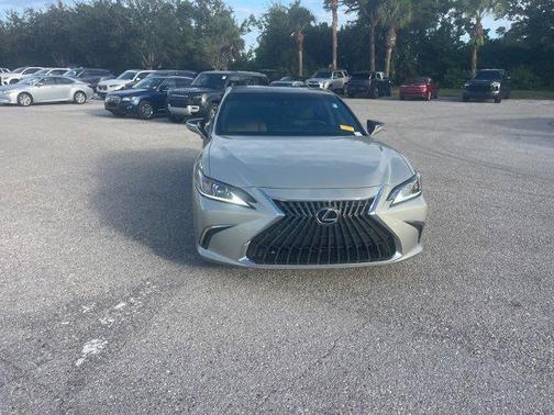 2022 Lexus ES 350 Base
