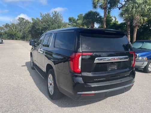 Onyx Black 2022 GMC Yukon XL SLT