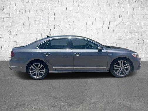 2017 Volkswagen Passat 1.8T R-Line w/Comfort