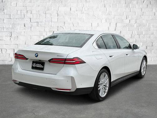 2024 BMW 530 i