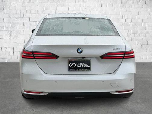 2024 BMW 530 i