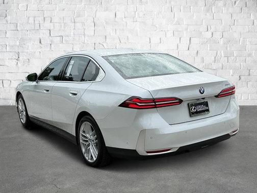 2024 BMW 530 i