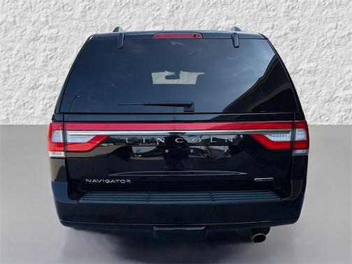 2016 Lincoln Navigator Select