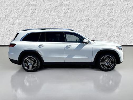 White 2025 Mercedes-Benz GLS 450 4MATIC