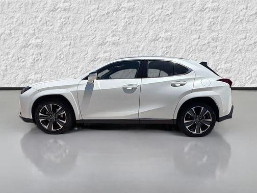 Eminent White Pearl 2025 Lexus UX 300h Premium