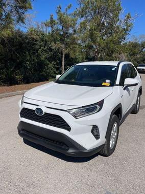 2021 Toyota RAV4 Hybrid XLE