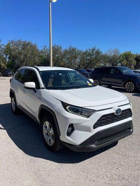 2021 Toyota RAV4 Hybrid XLE