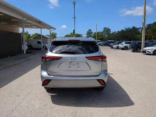 2023 Toyota Highlander Platinum